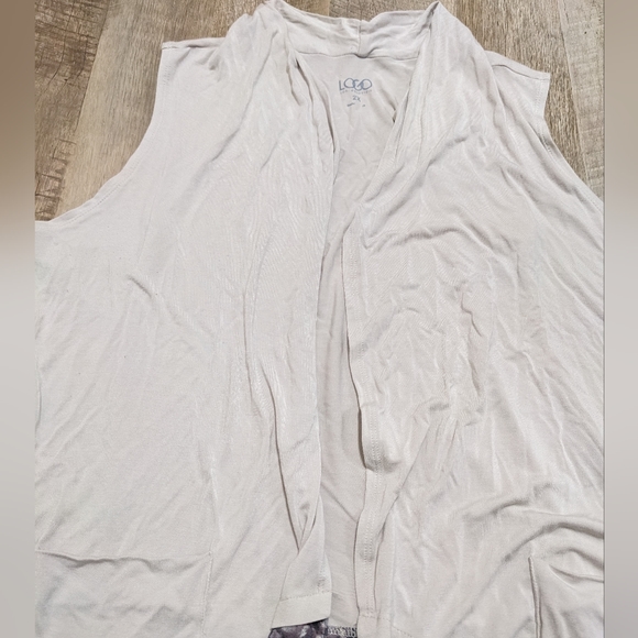 LOGO by Lori Goldstein Open Sleeveless Cardigan with pockets Size 2X - Picture 12 of 13